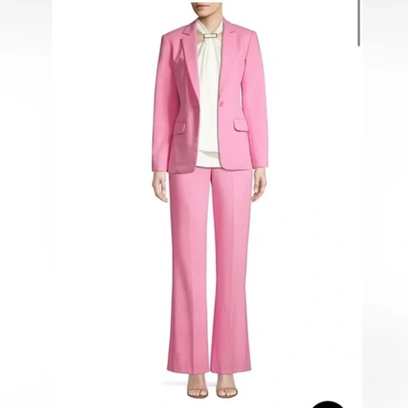 SRP $576 Short Suit Set (2pc) in Blossom - Picture 6 of 7